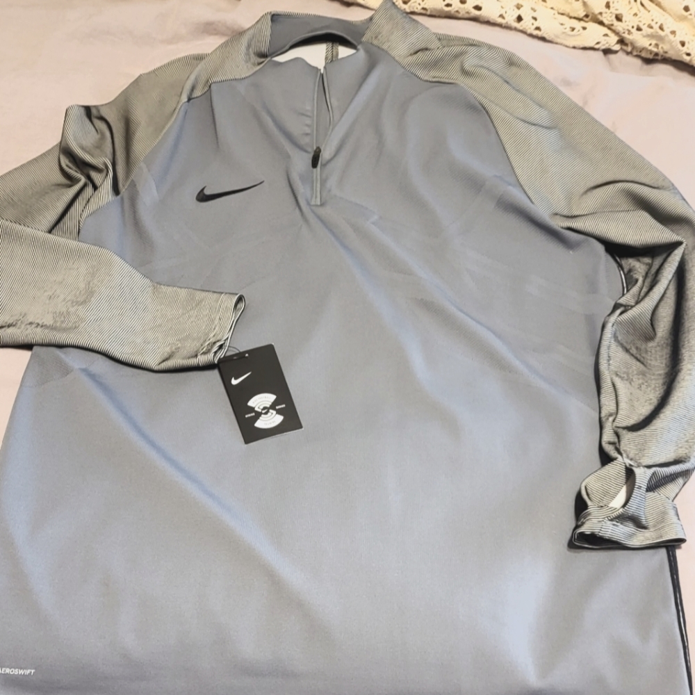 Nike AreoSwift 2x quarter zip pullover